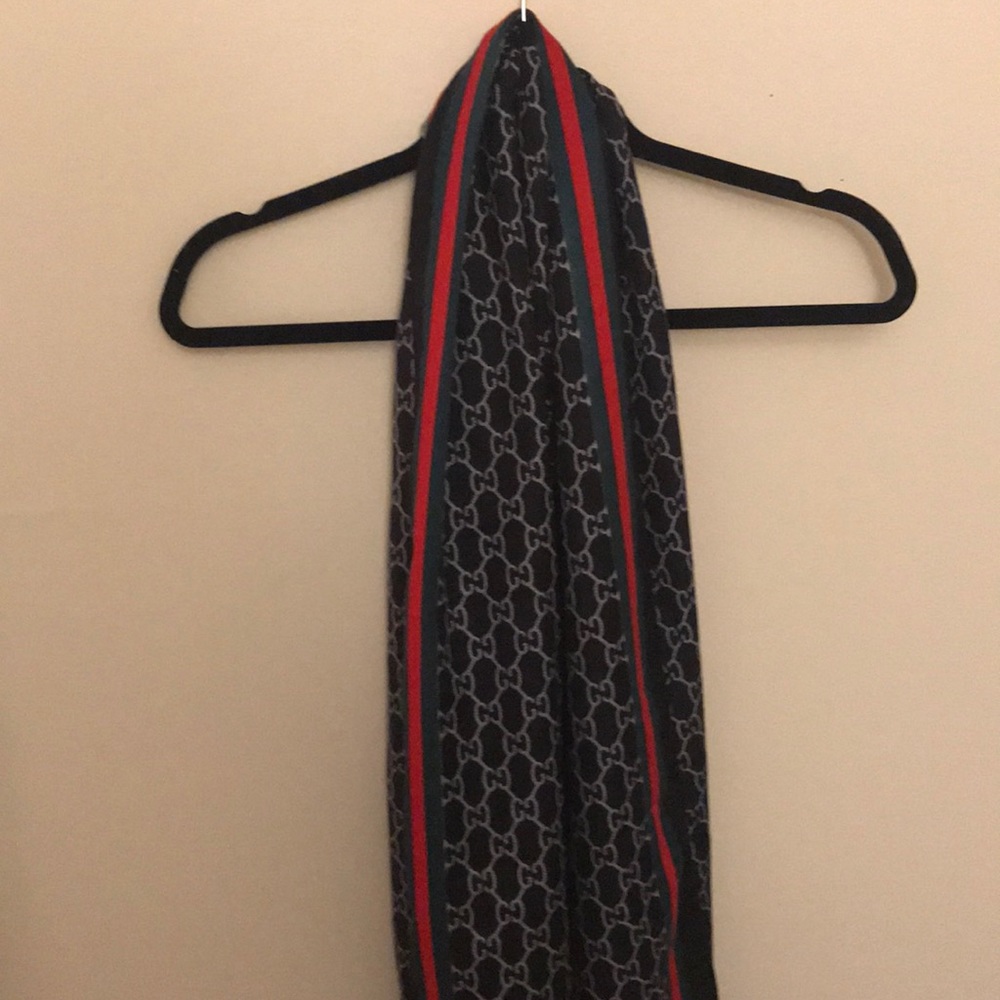 Fake Gucci scarf